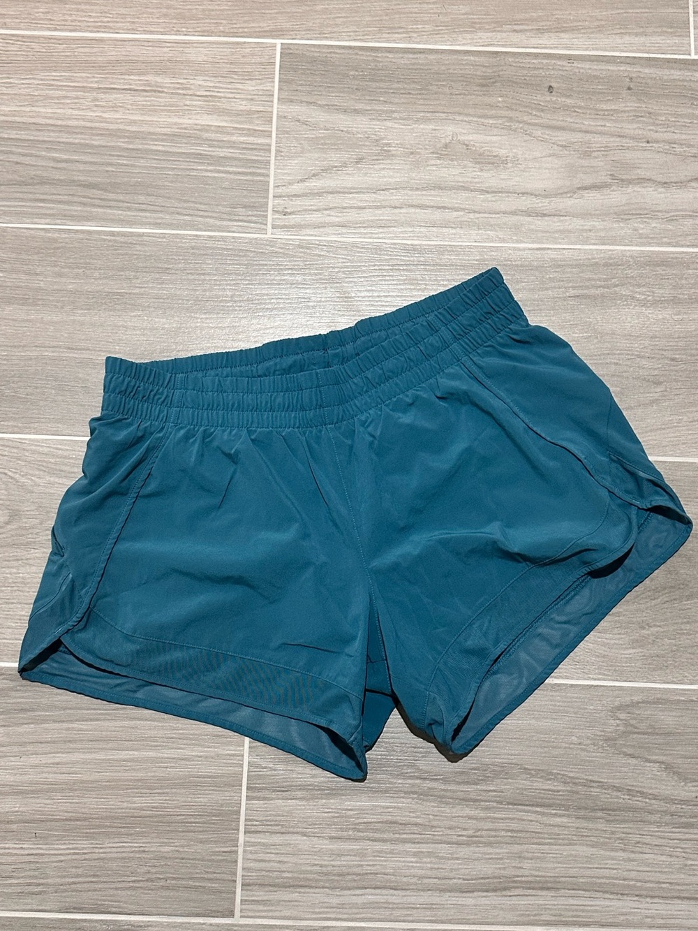 Athleta Mesh Racer Run Mid Rise Shorts 4” in Teal